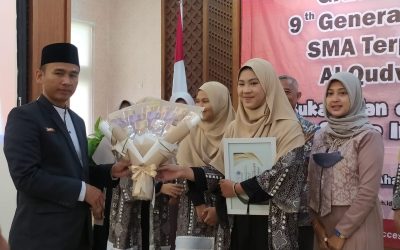 SMA Terpadu Al Qudwah Mewisuda Angkatan 9, Bertabur Penghargaan